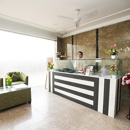 Tanvi Premium Residency Near Artemis Hospital, Gurugram Hotel Gurgaon Exterior foto