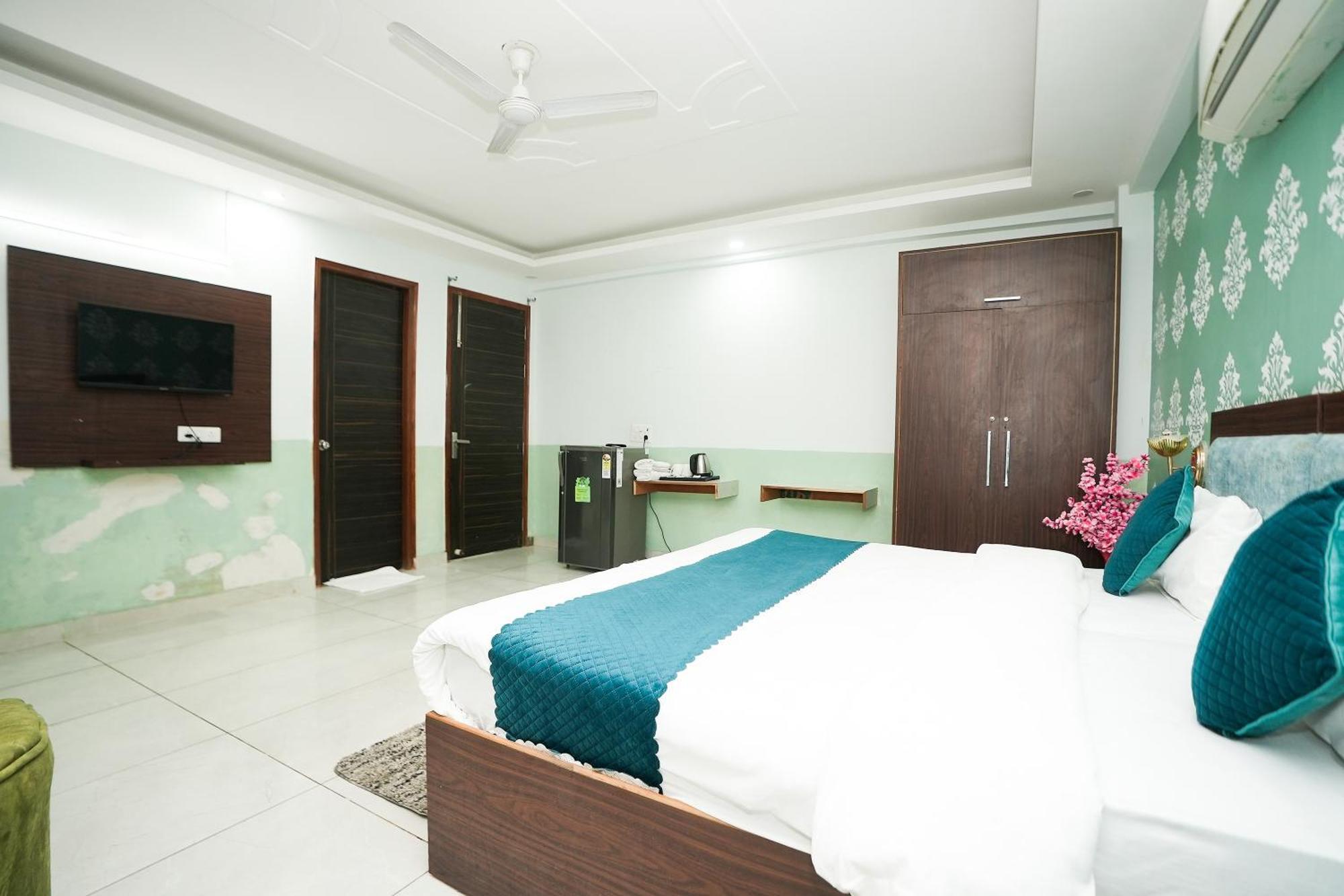 Tanvi Premium Residency Near Artemis Hospital, Gurugram Hotel Gurgaon Exterior foto