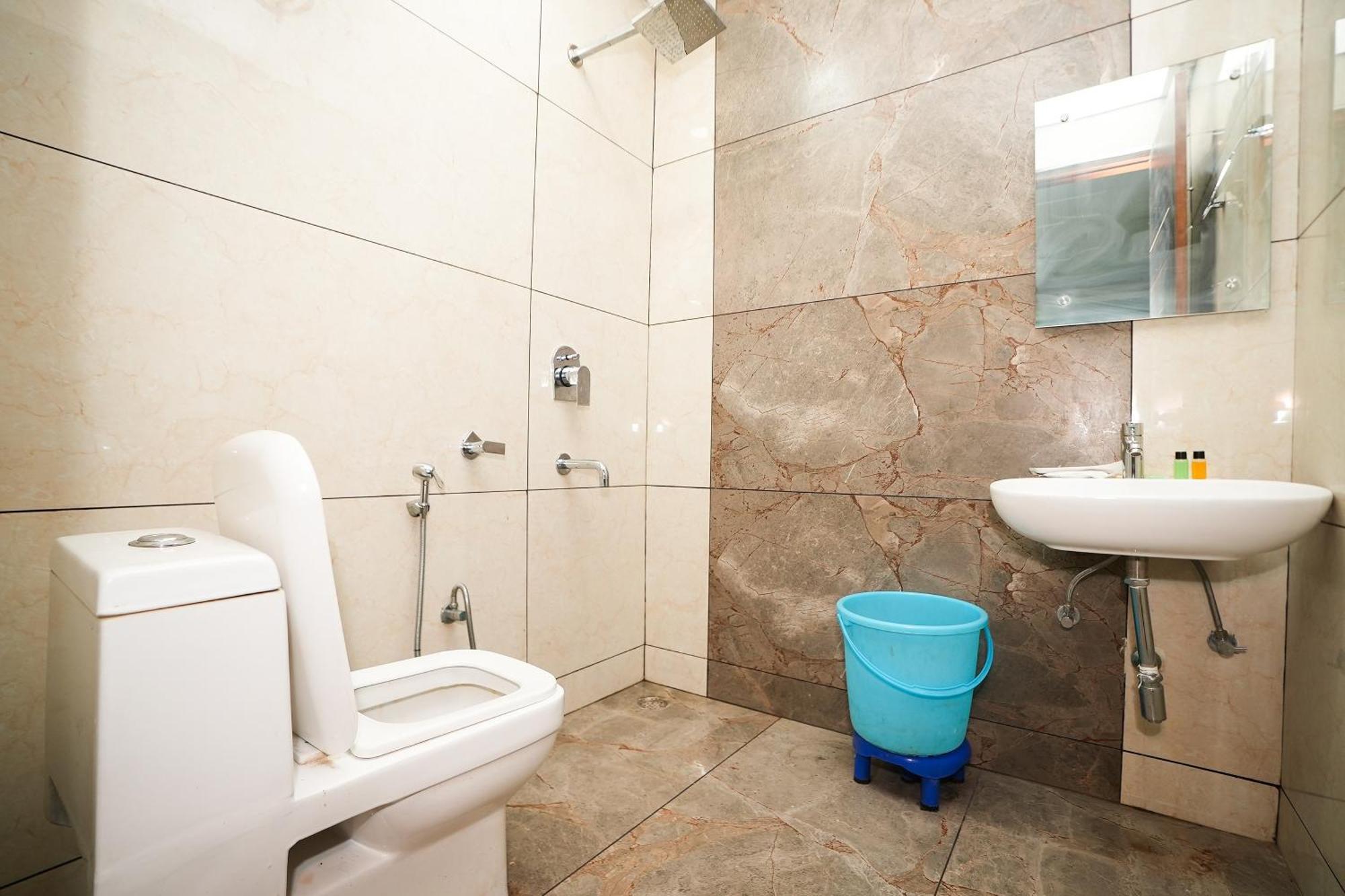 Tanvi Premium Residency Near Artemis Hospital, Gurugram Hotel Gurgaon Exterior foto