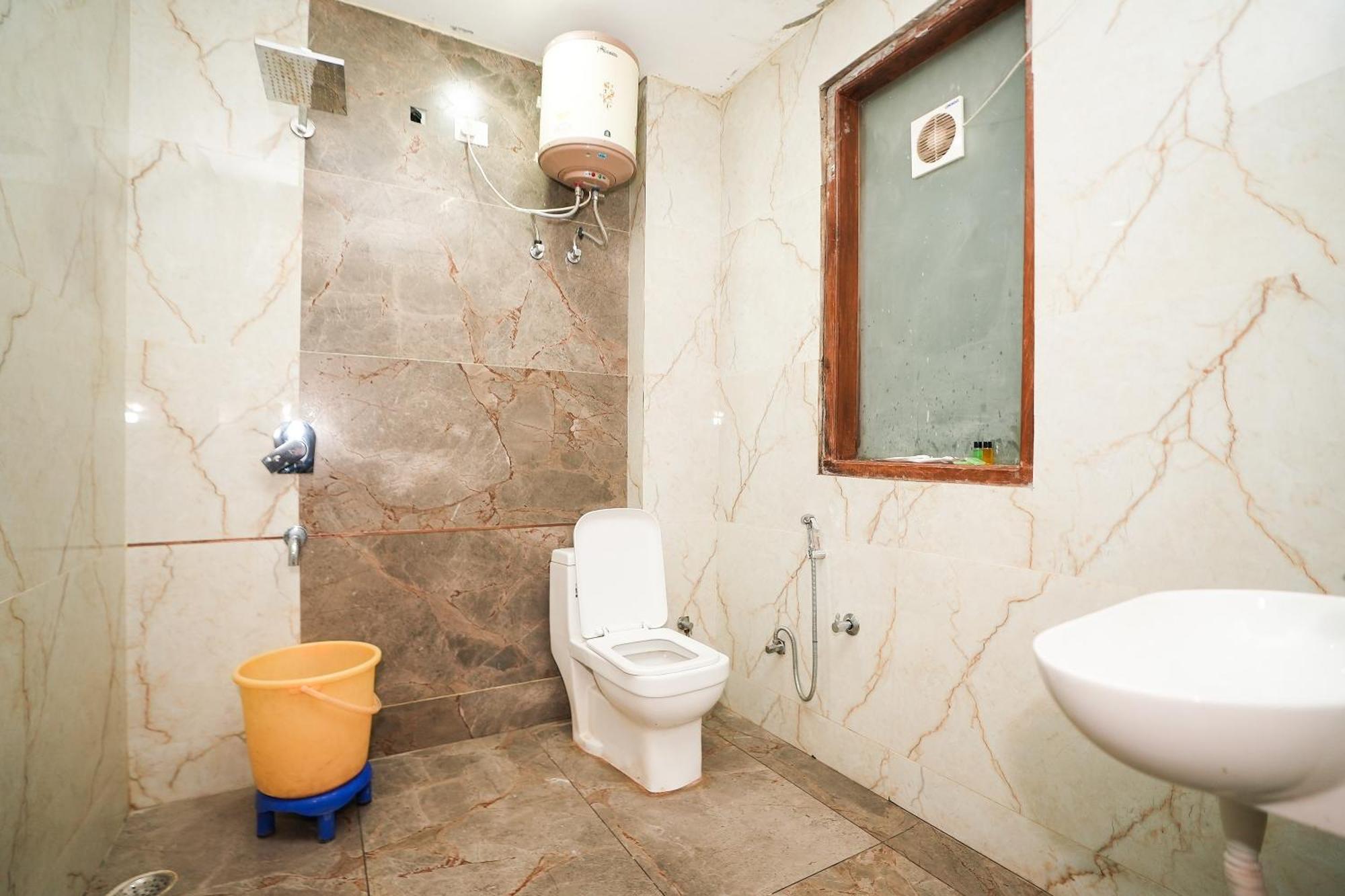 Tanvi Premium Residency Near Artemis Hospital, Gurugram Hotel Gurgaon Exterior foto