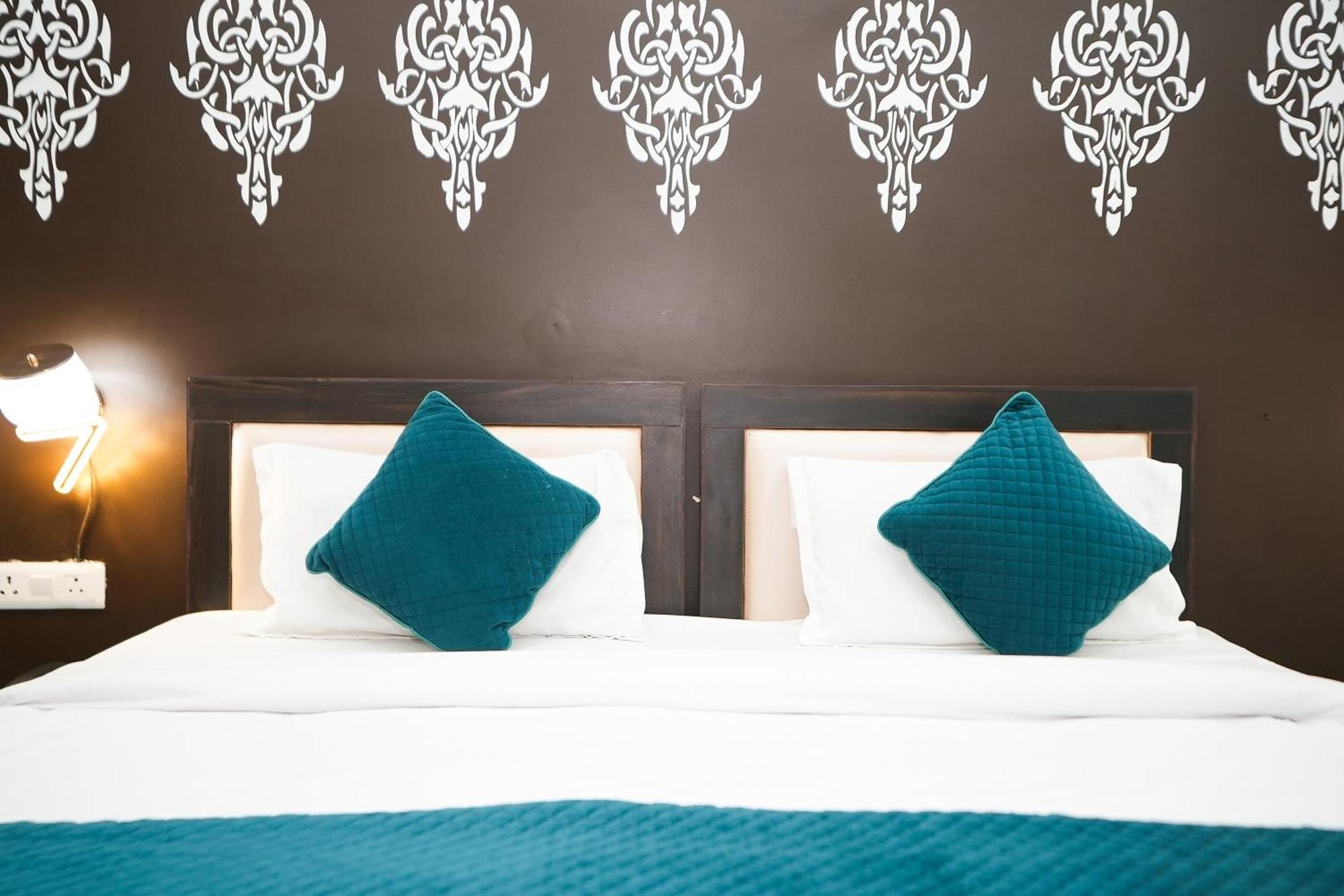 Tanvi Premium Residency Near Artemis Hospital, Gurugram Hotel Gurgaon Exterior foto