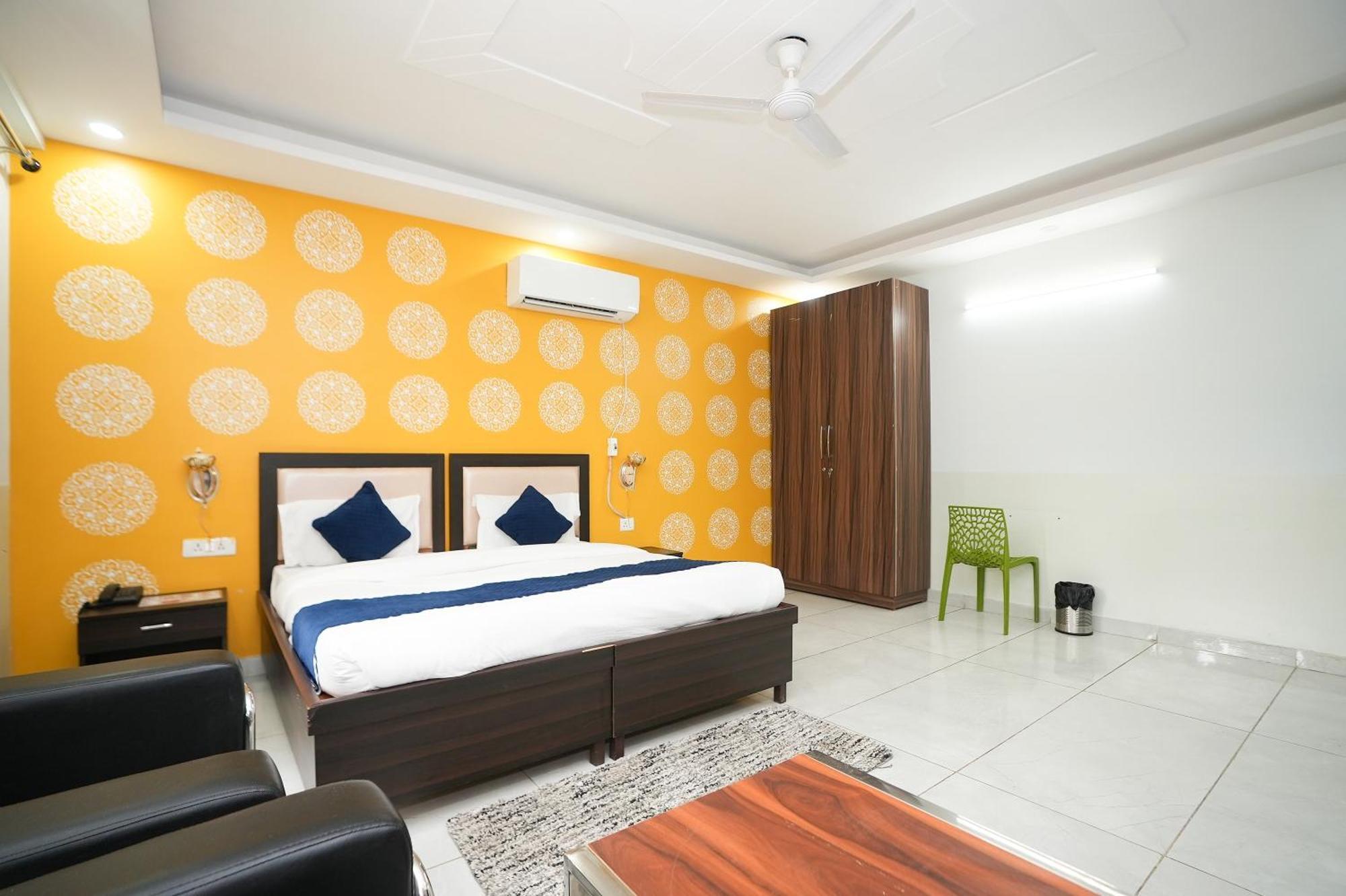 Tanvi Premium Residency Near Artemis Hospital, Gurugram Hotel Gurgaon Exterior foto