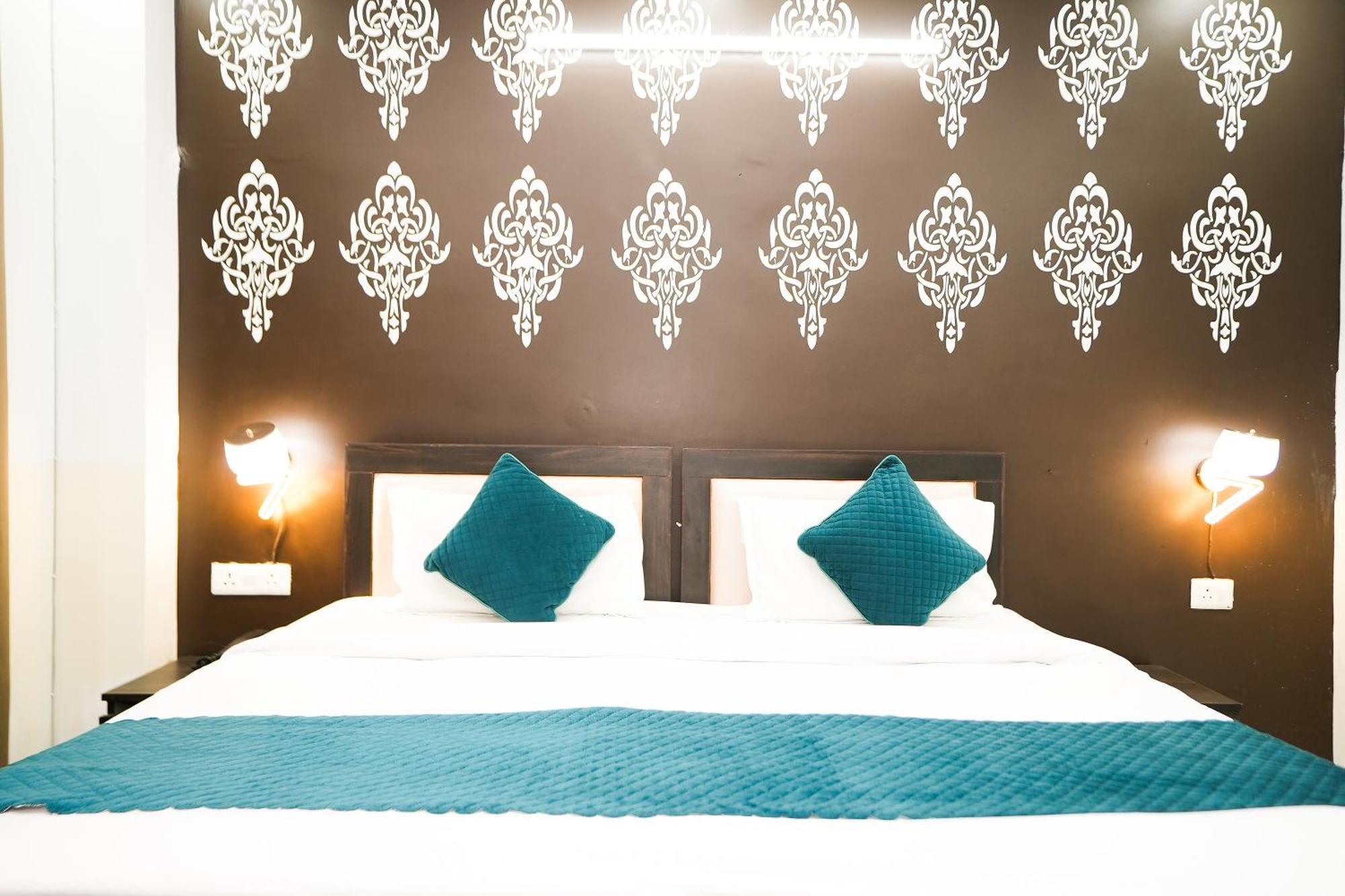 Tanvi Premium Residency Near Artemis Hospital, Gurugram Hotel Gurgaon Exterior foto