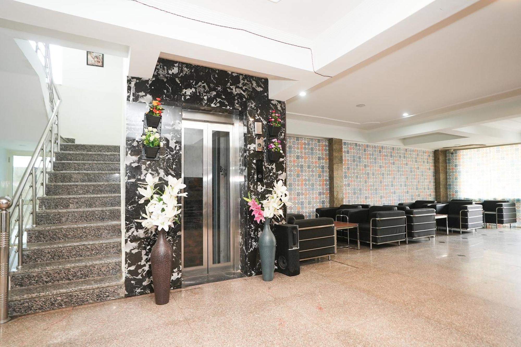 Tanvi Premium Residency Near Artemis Hospital, Gurugram Hotel Gurgaon Exterior foto