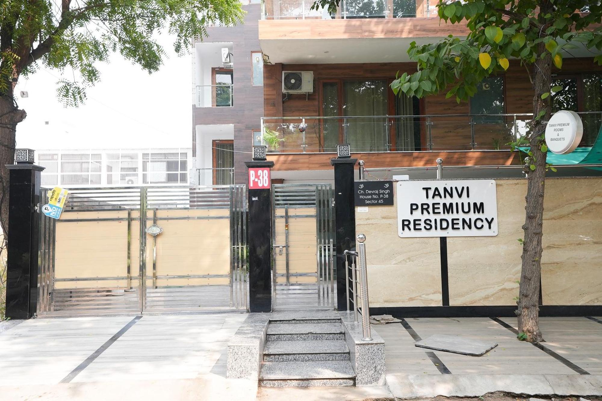 Tanvi Premium Residency Near Artemis Hospital, Gurugram Hotel Gurgaon Exterior foto