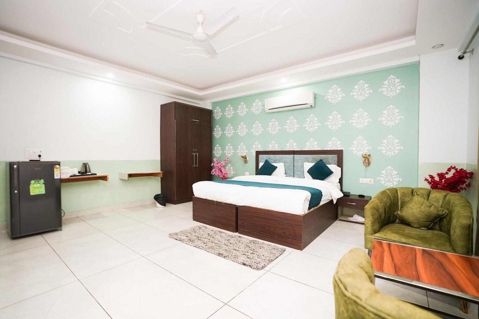 Tanvi Premium Residency Near Artemis Hospital, Gurugram Hotel Gurgaon Exterior foto