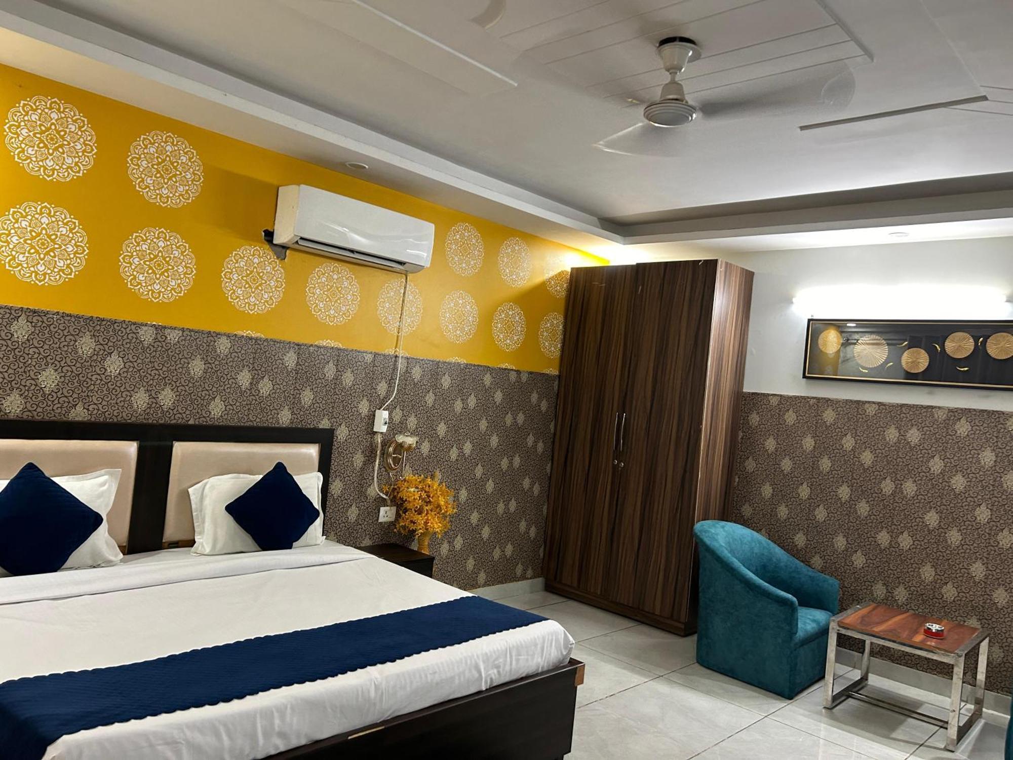 Tanvi Premium Residency Near Artemis Hospital, Gurugram Hotel Gurgaon Exterior foto