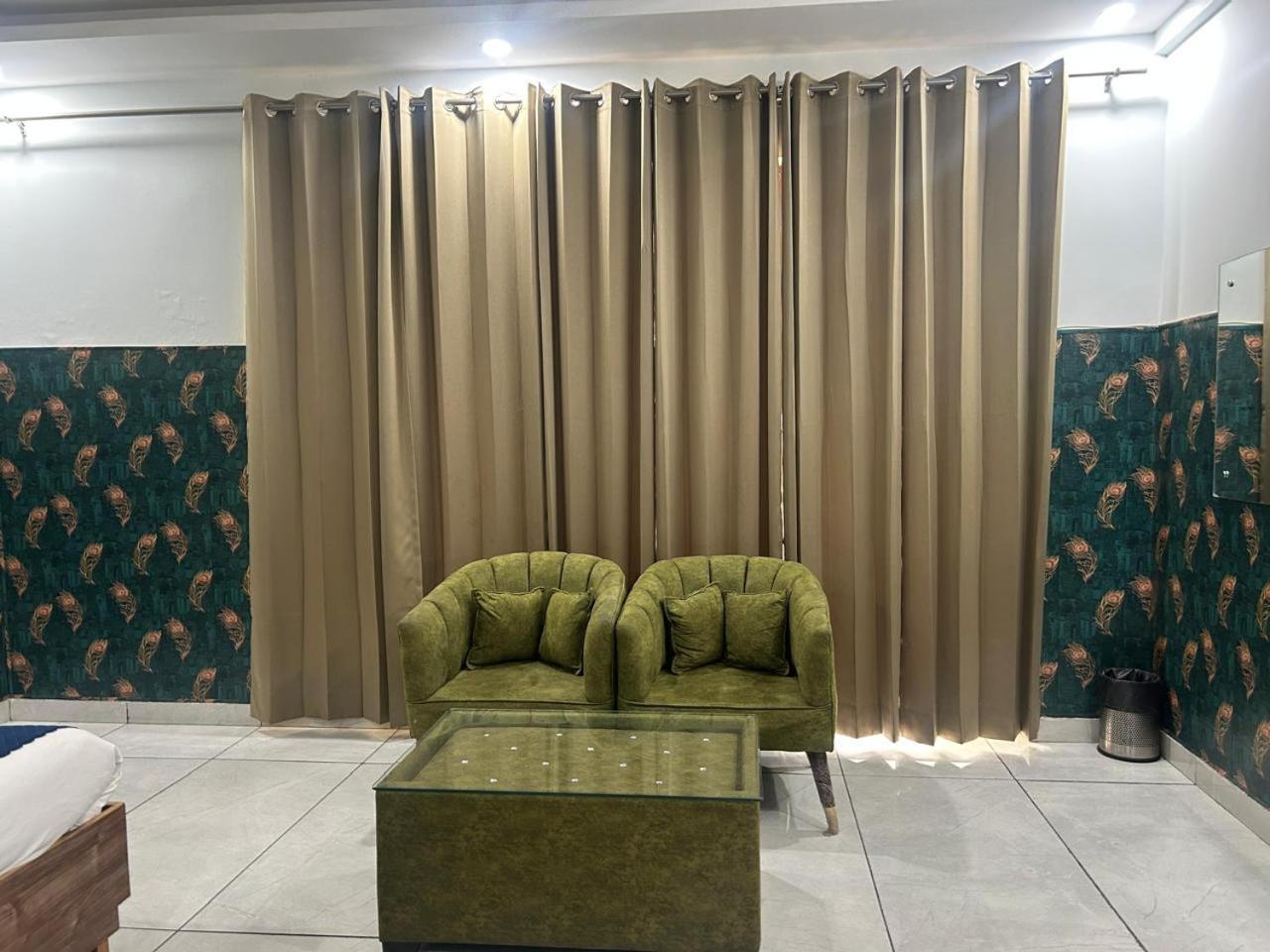 Tanvi Premium Residency Near Artemis Hospital, Gurugram Hotel Gurgaon Exterior foto