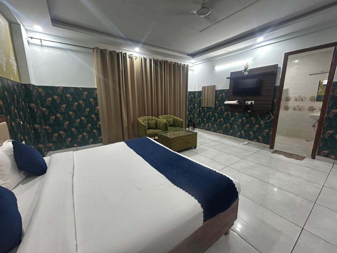 Tanvi Premium Residency Near Artemis Hospital, Gurugram Hotel Gurgaon Exterior foto