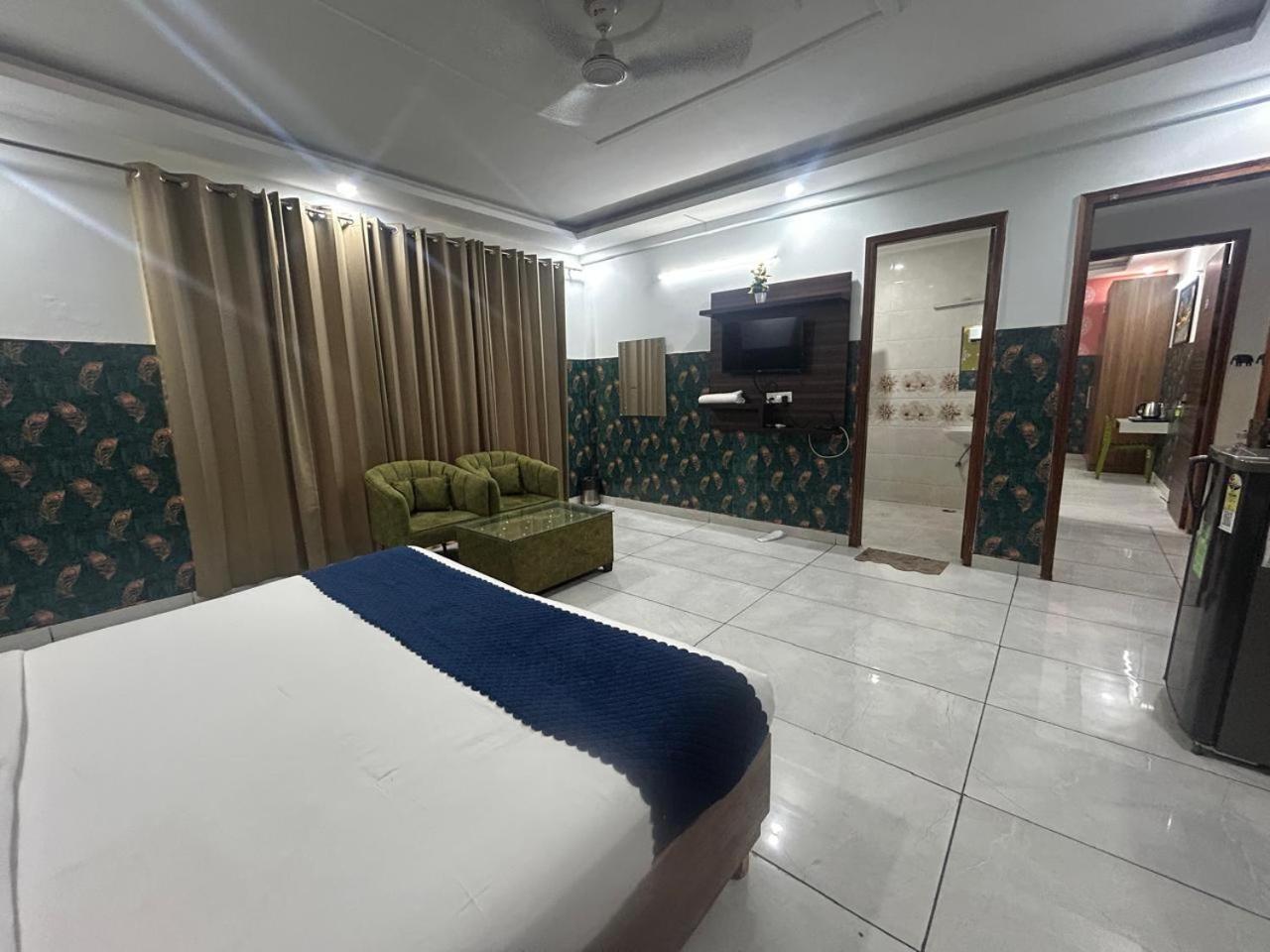 Tanvi Premium Residency Near Artemis Hospital, Gurugram Hotel Gurgaon Exterior foto