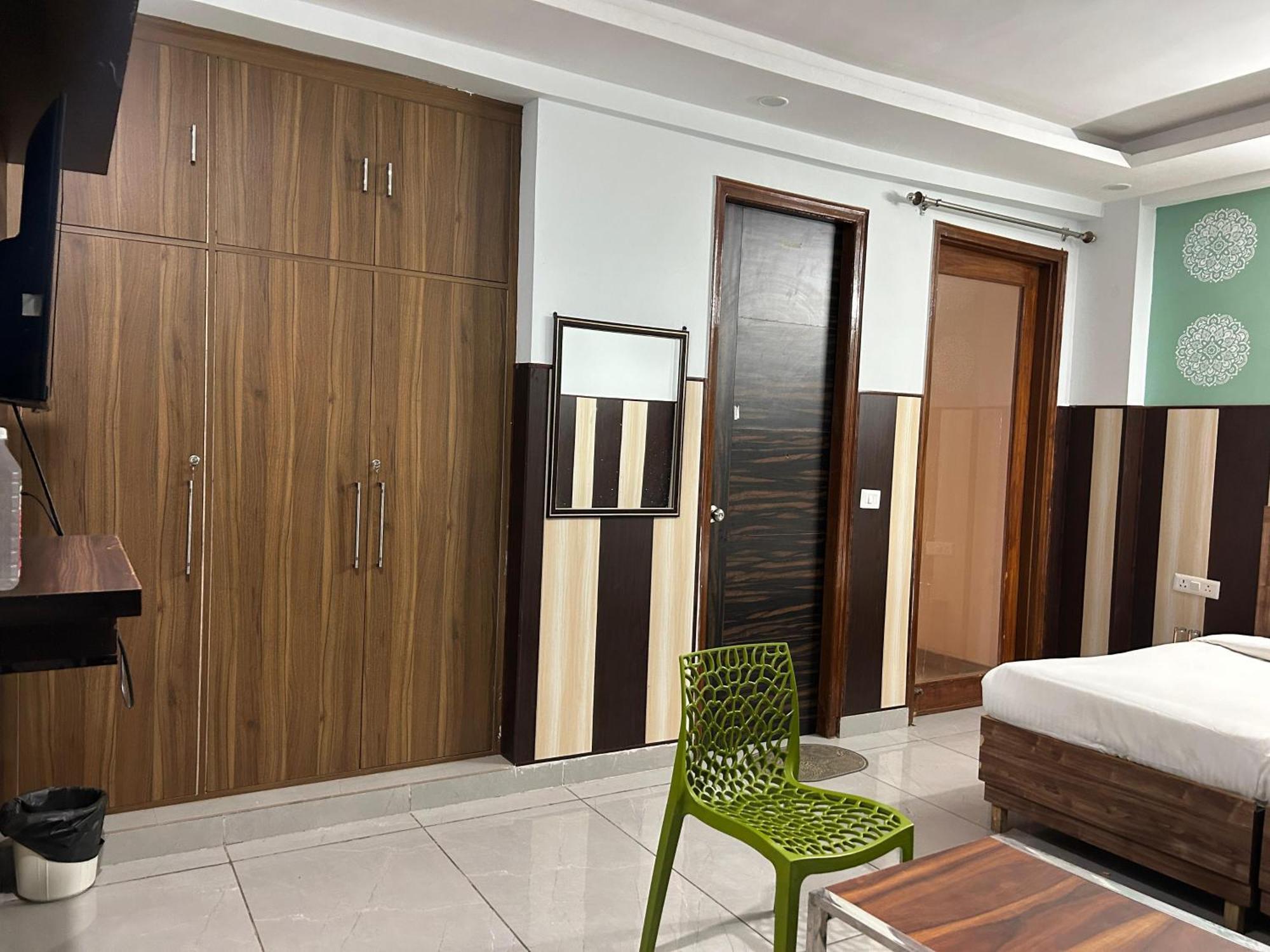 Tanvi Premium Residency Near Artemis Hospital, Gurugram Hotel Gurgaon Exterior foto