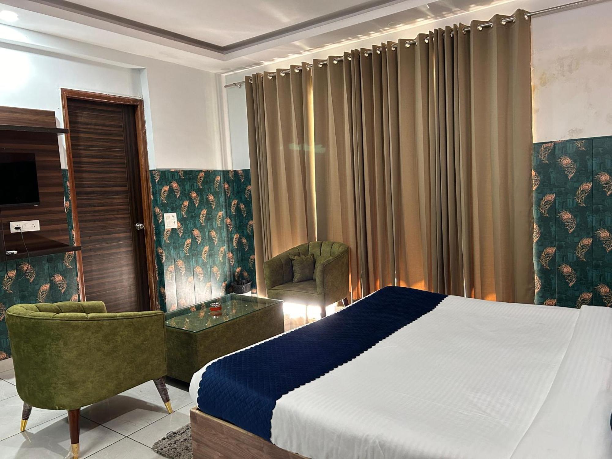 Tanvi Premium Residency Near Artemis Hospital, Gurugram Hotel Gurgaon Exterior foto